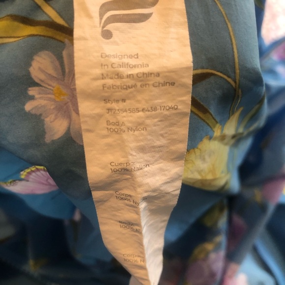 Fabletics Oversized Flyweight Windbreaker Blue Floral Print - Picture 10 of 11